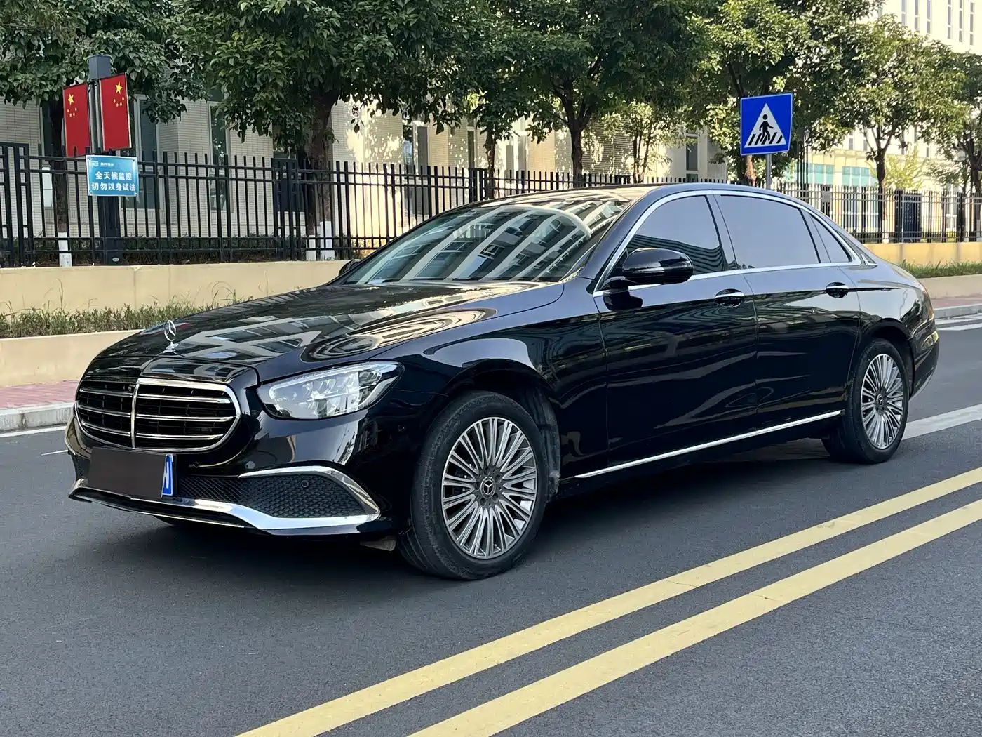 MERCEDES-BENZ E CLASS