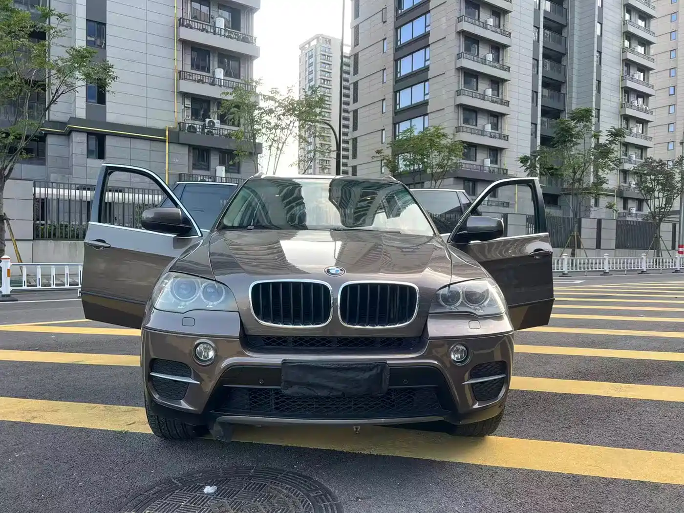 BMW X5 (Import) 2010 2011 xDrive35i Luxury Edition