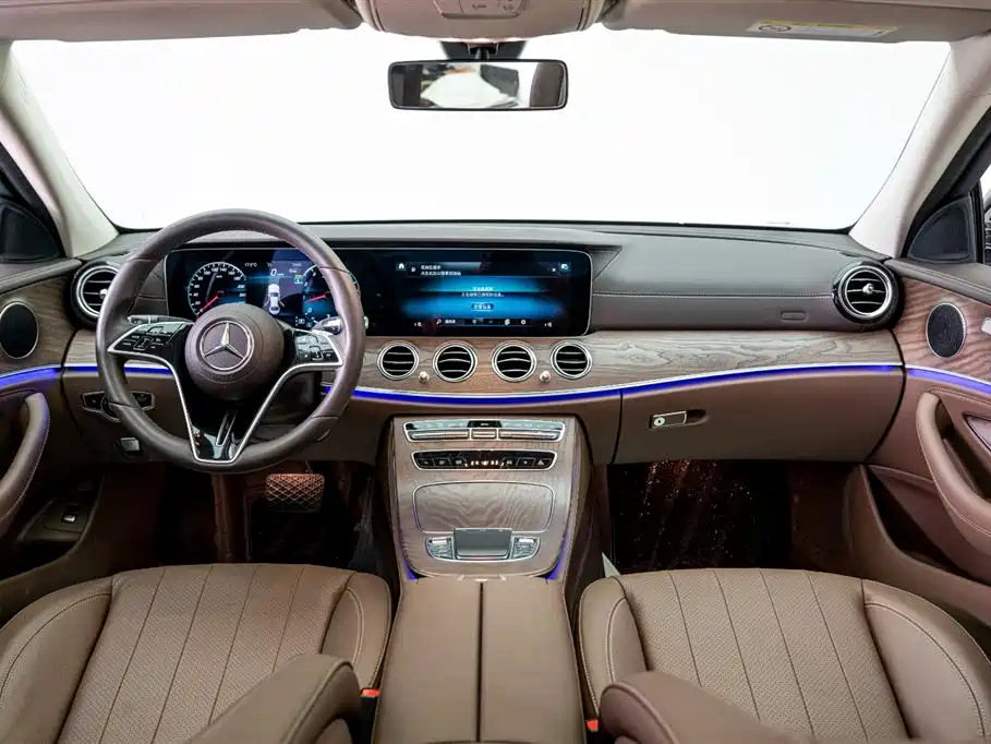 Mercedes-Benz E-Class 2023 E 300 L Fashion фото 6