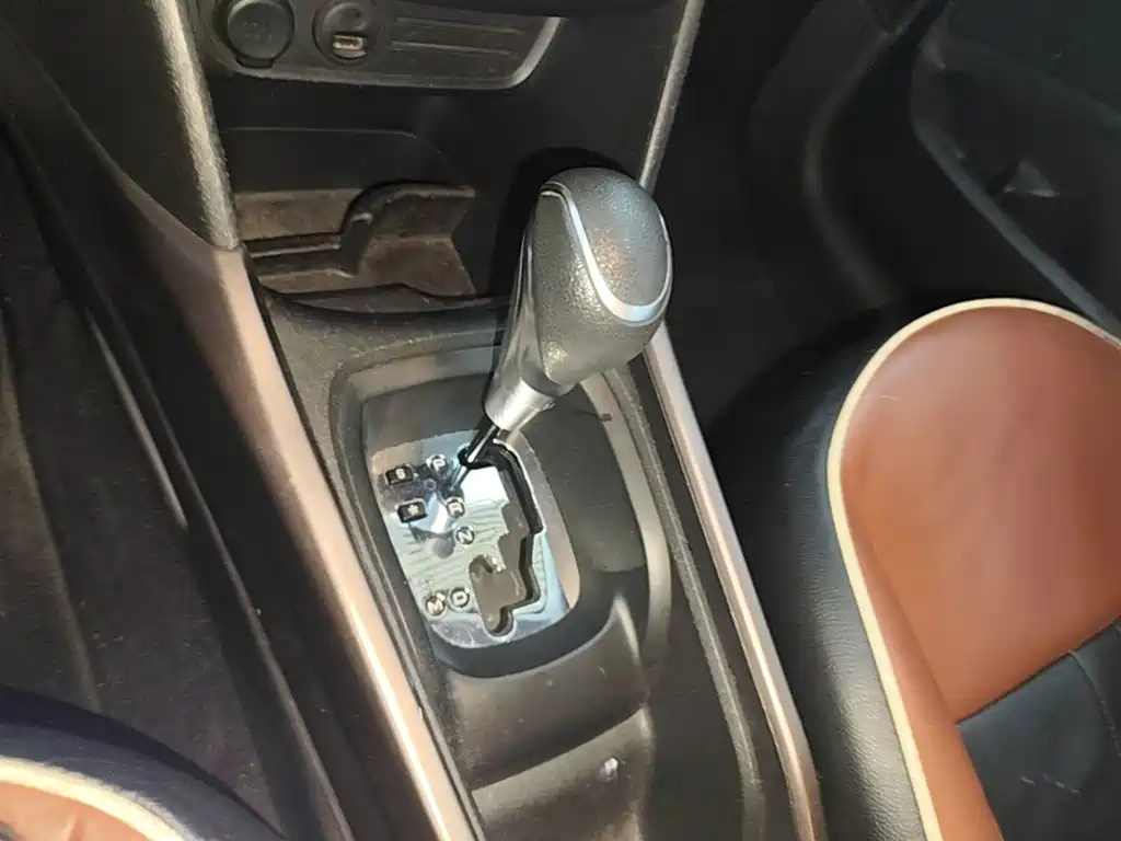 Peugeot 2008 2016 2014 1.6L Automatic Fashion Edition