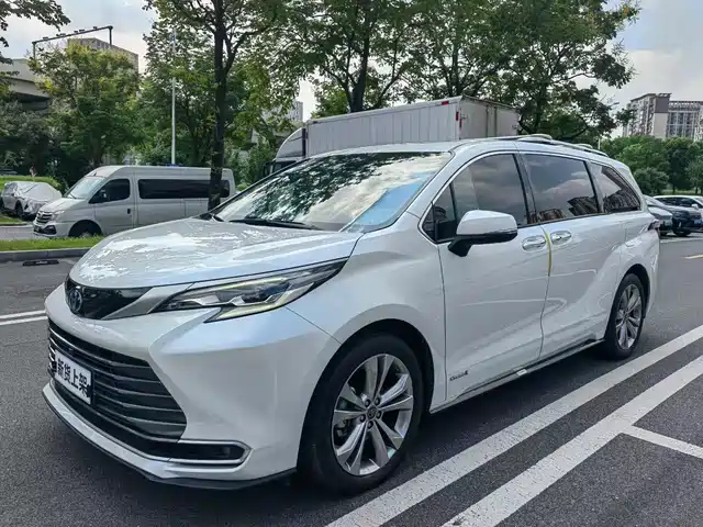 Toyota Sienna 2.5L, гибрид, Максимум