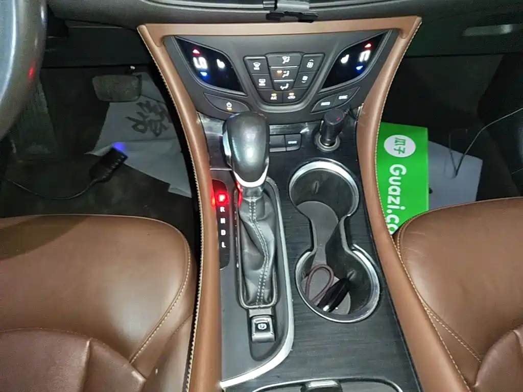 Фото 14 - Buick Envision Plus