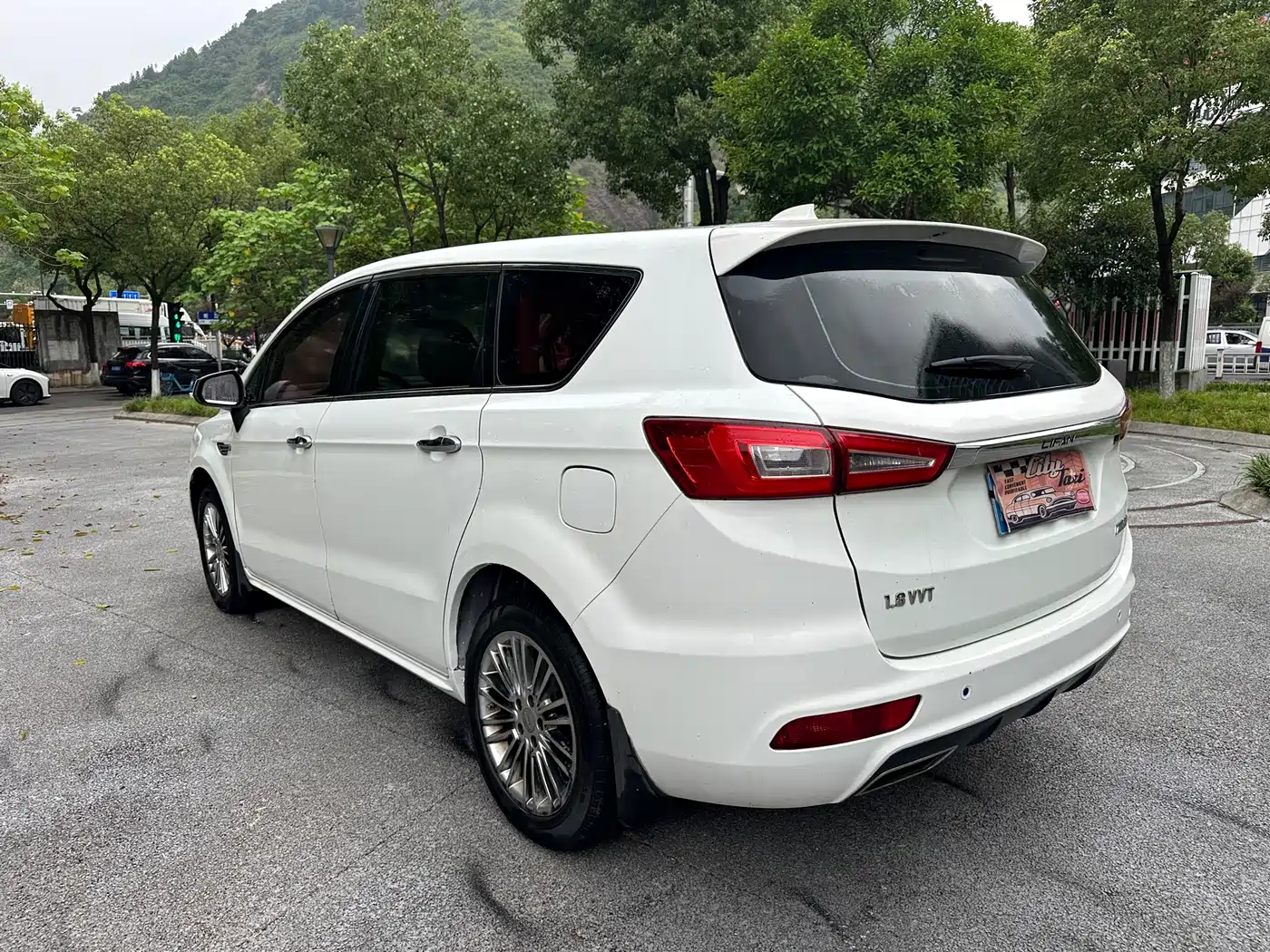 Lifan Xuanlang 2017 2017 1.8L Manual Comfort Type