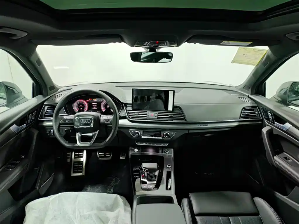 Audi Q5L 2025 Model Year Facelift 45th Anniversary Edition 45 TFSI Luxury Dynamic фото 10