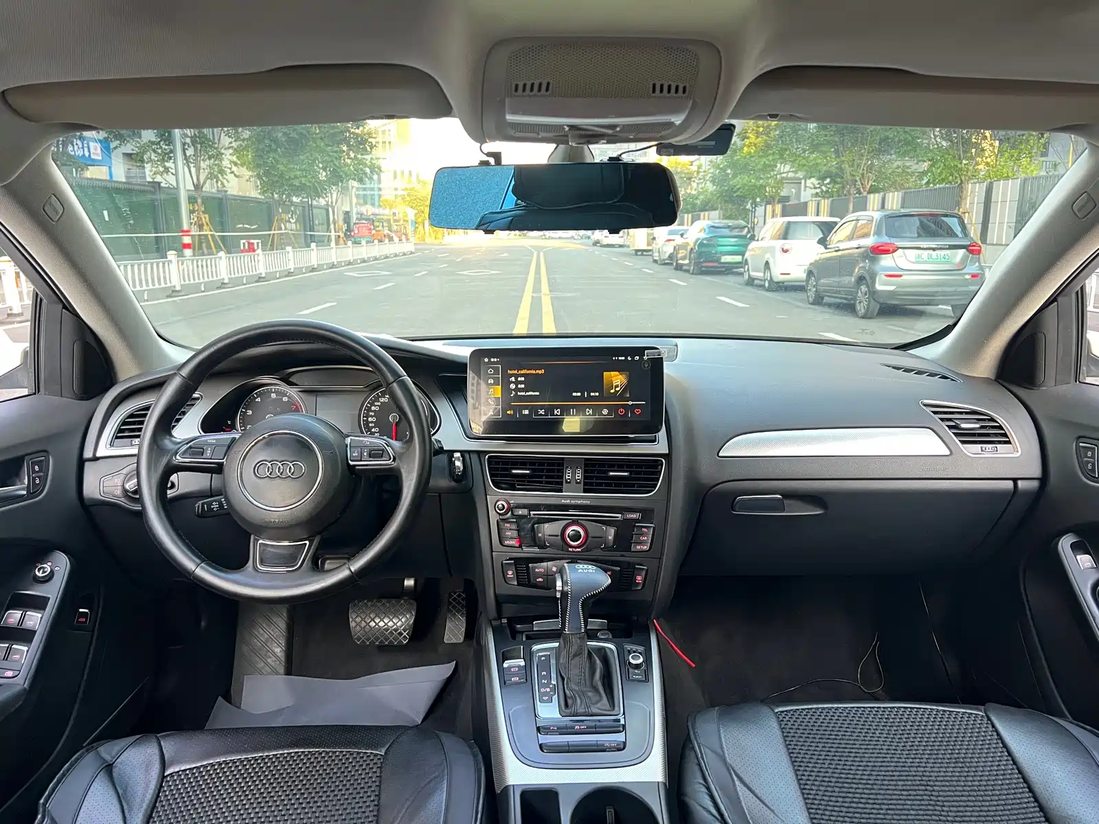 Фото 8 - Audi A4L