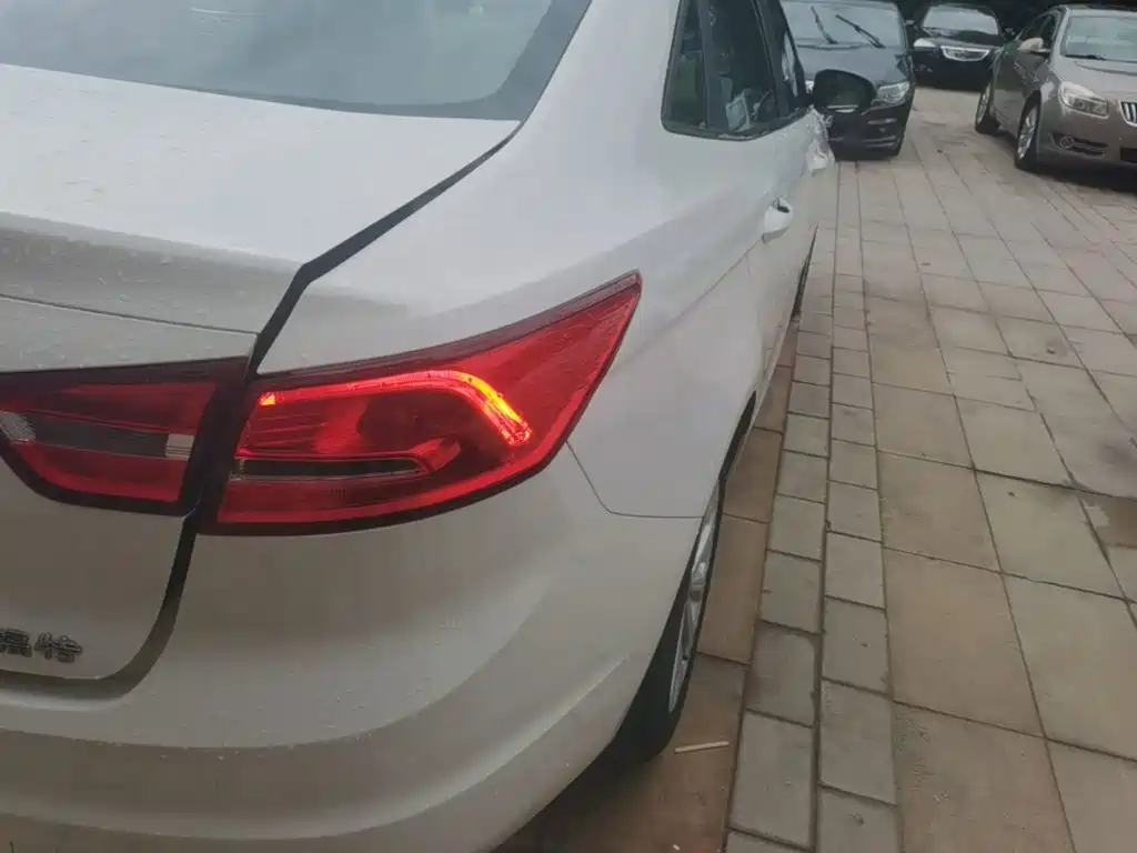Ford Escort 2015 2015 1.5L Automatic Fashion