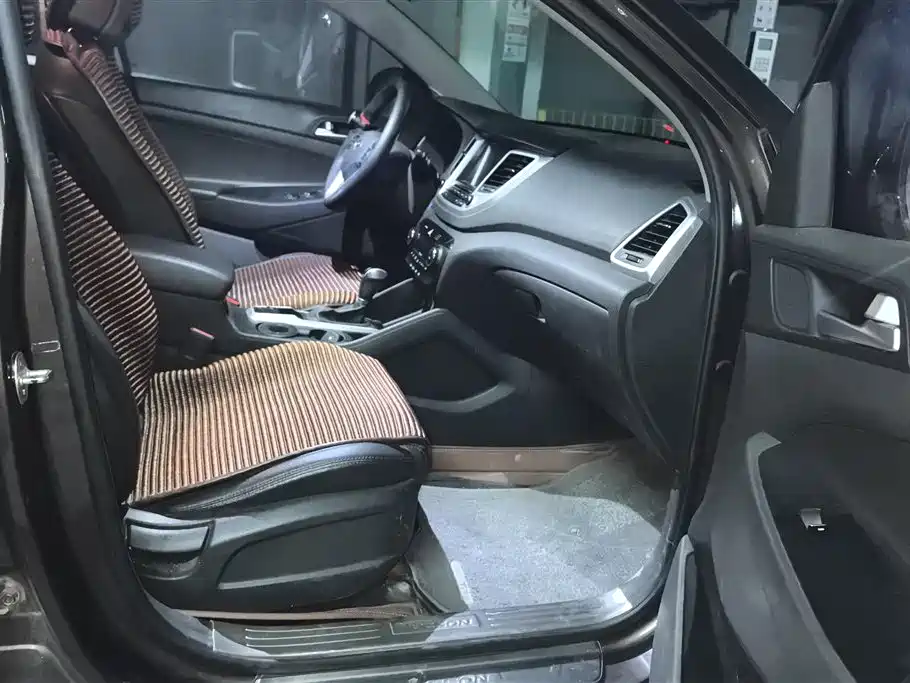 Hyundai Tucson 2015 1.6T Dual Clutch 2WD Smart фото 8