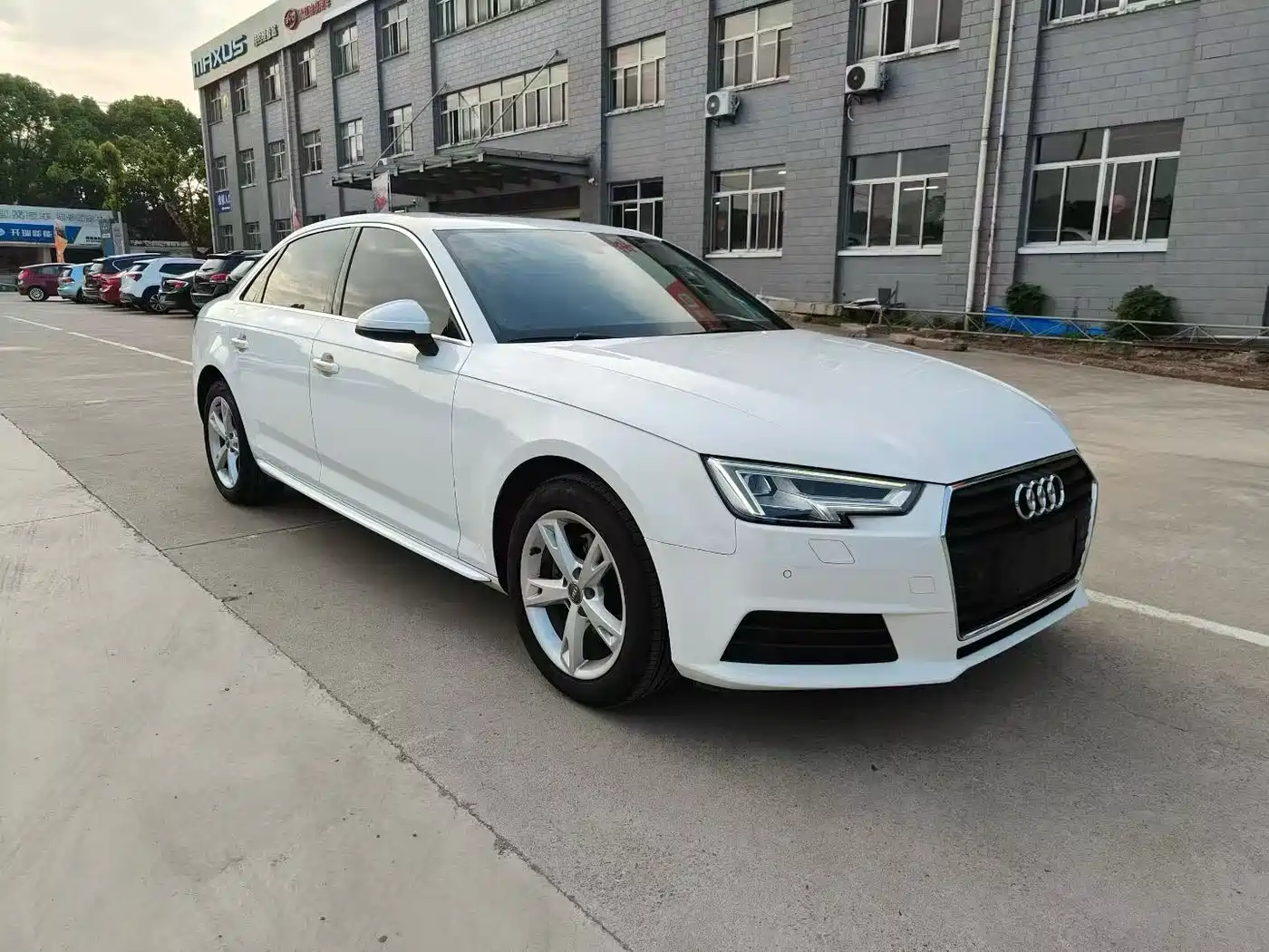 Audi A4L 2017 40 TFSI Fashion Edition фото 3