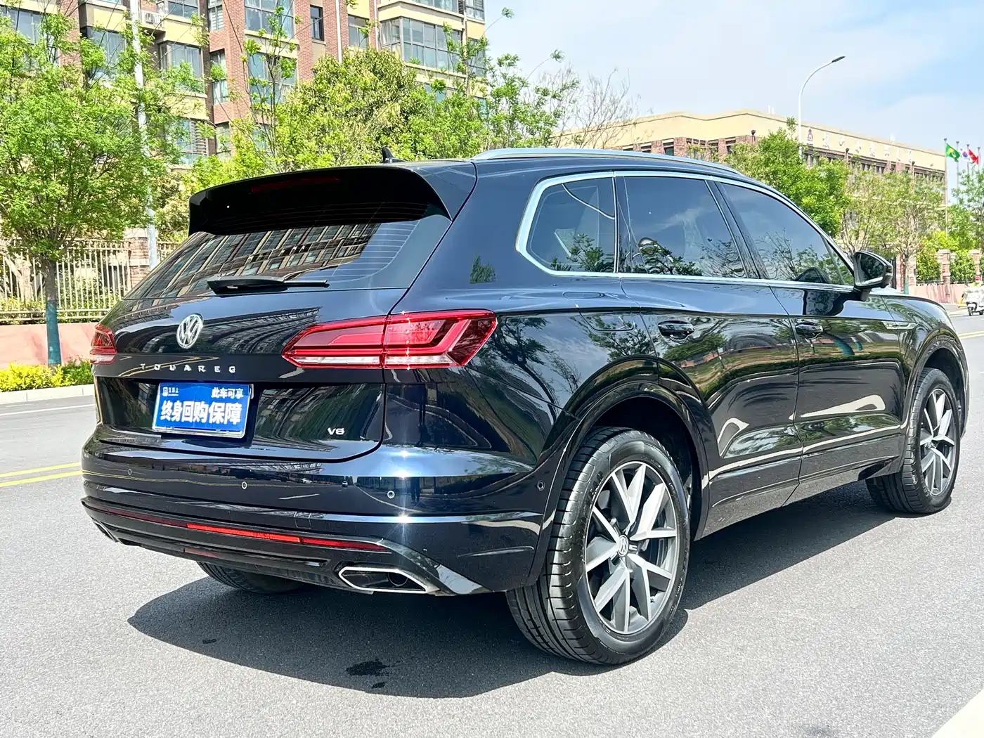 VOLKSWAGEN TOUAREG