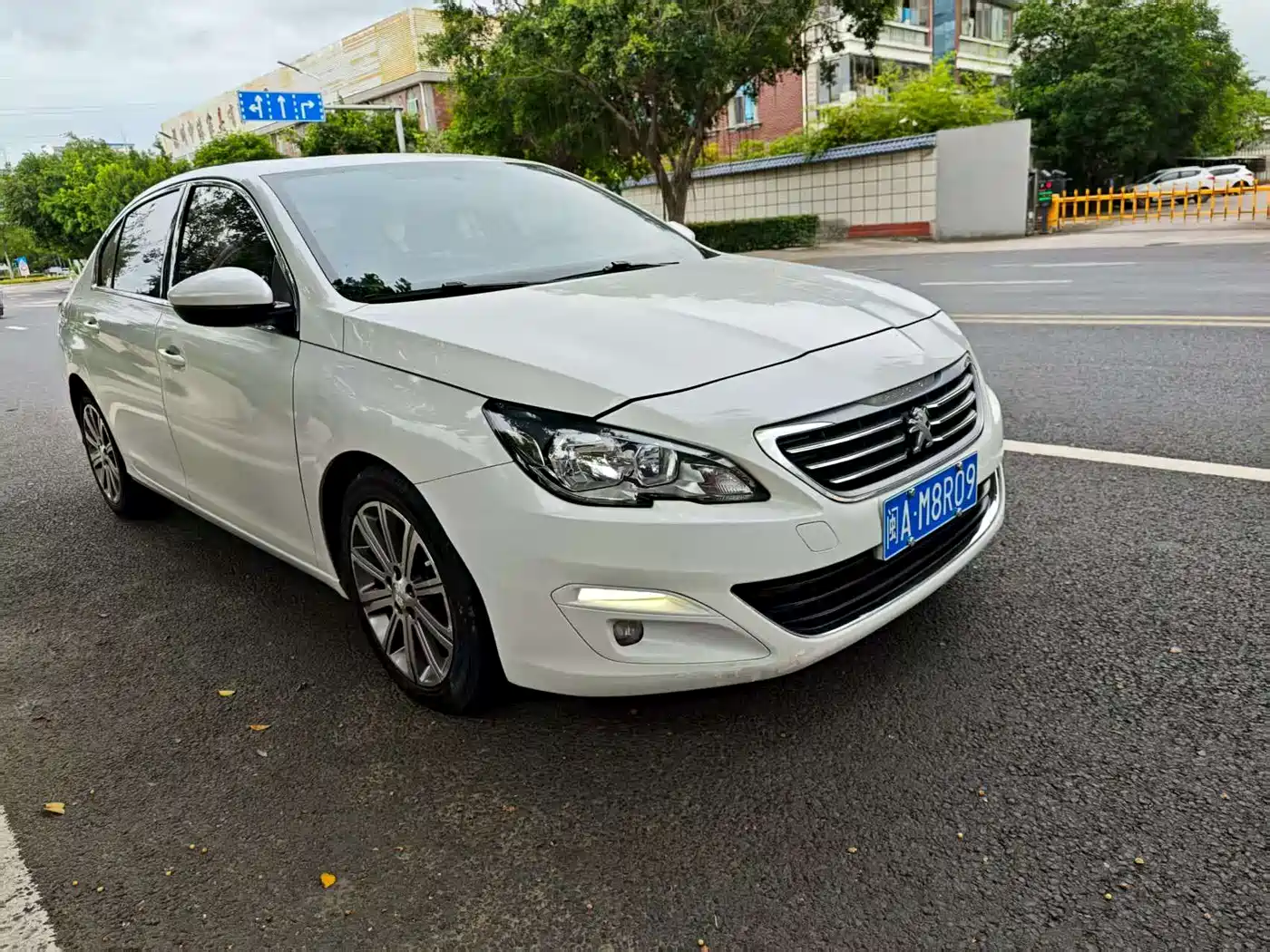 Peugeot 408 2014 1.8L Automatic Luxury Edition фото 3