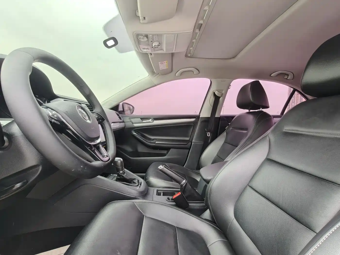 Volkswagen Sagitar 2017 230TSI Automatic Comfort фото 4
