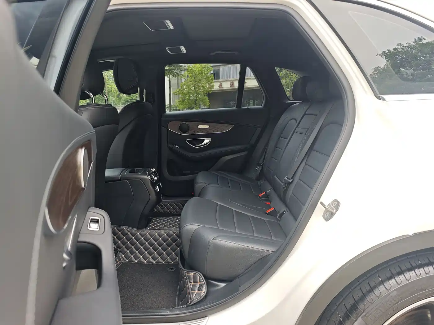 Mercedes-Benz GLC 2022 Facelift GLC 300 L 4MATIC Dynamic Collector's Edition фото 13