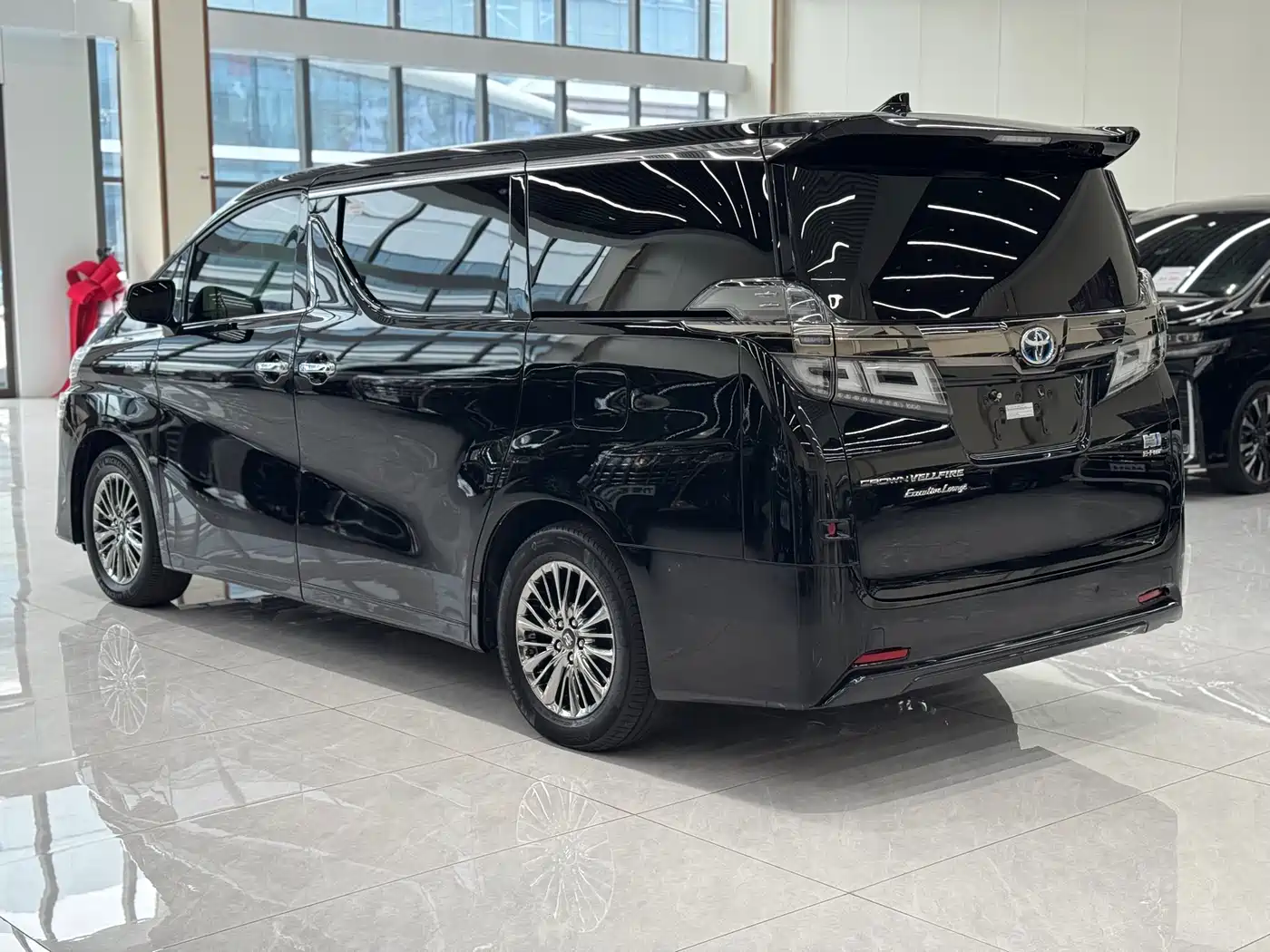 Toyota Vellfire 2023 Crown Hybrid 2.5L HV Premium фото 10