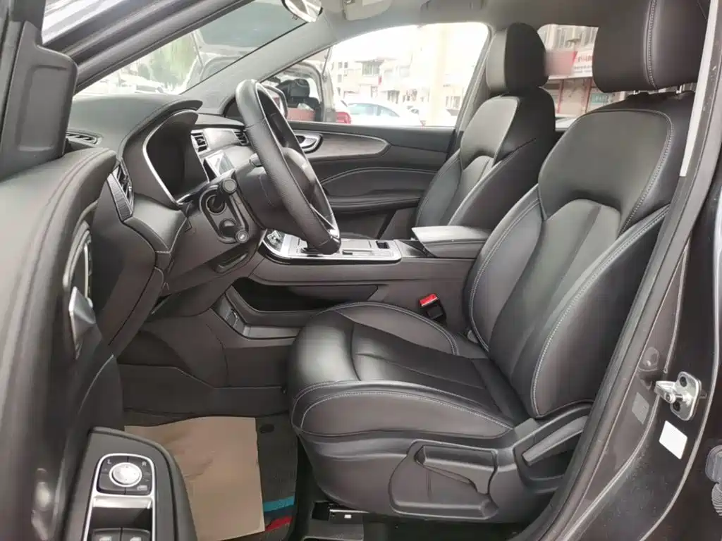 Roewe RX5 2026 2025 PLUS 330TGI Auto Trend-Setting Smart Edition