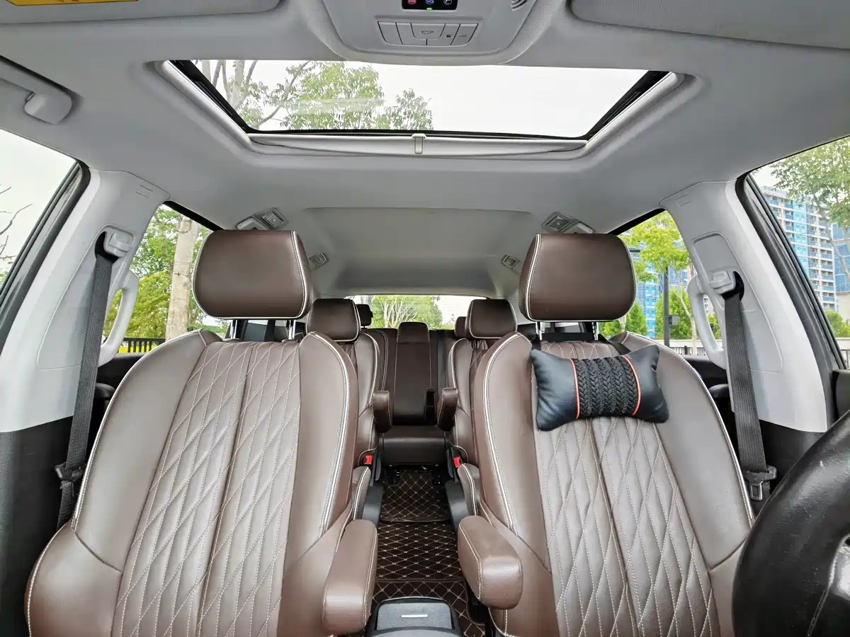 Photo 5 - Buick GL8