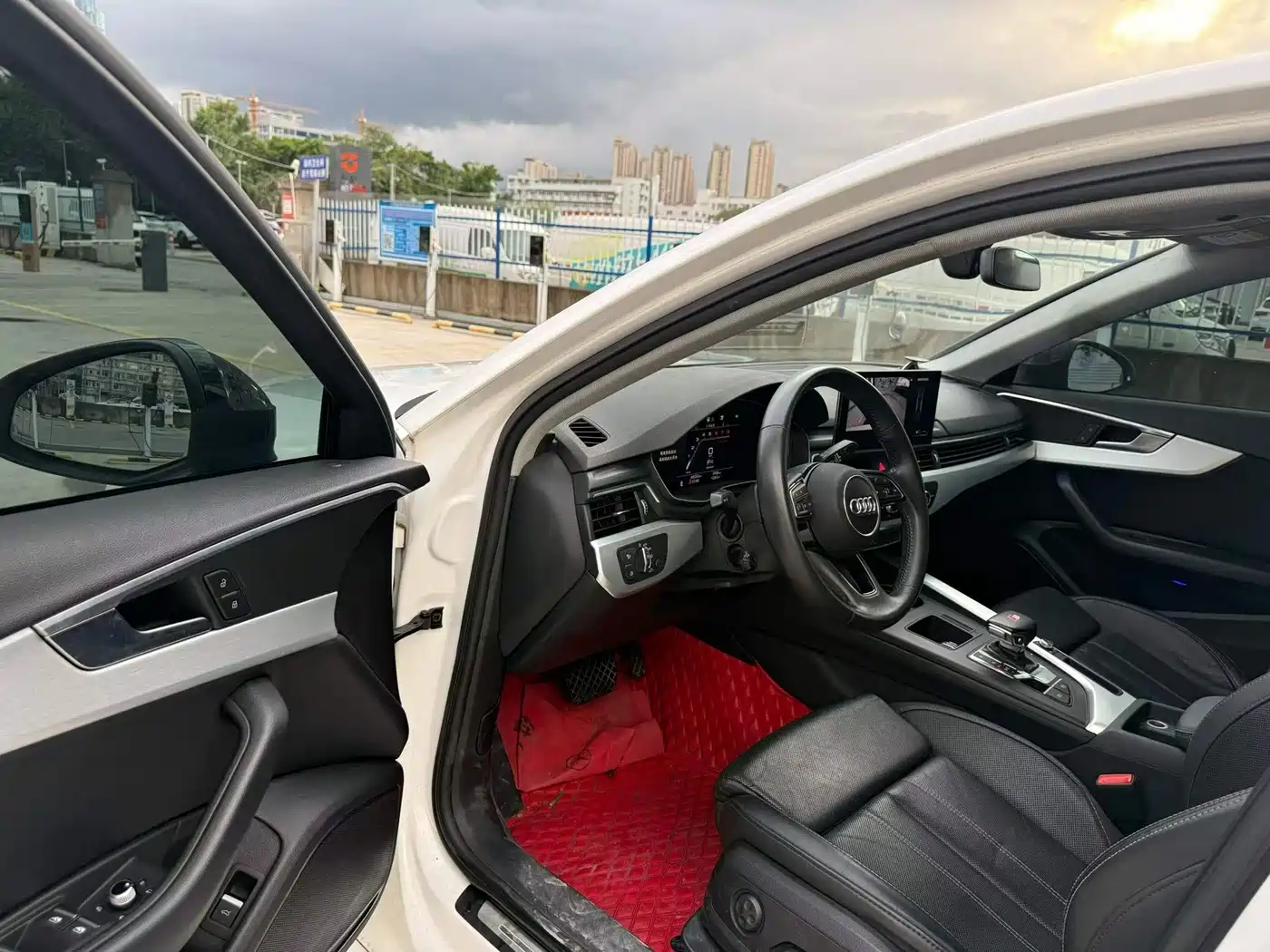 Photo 4 - Audi A4L