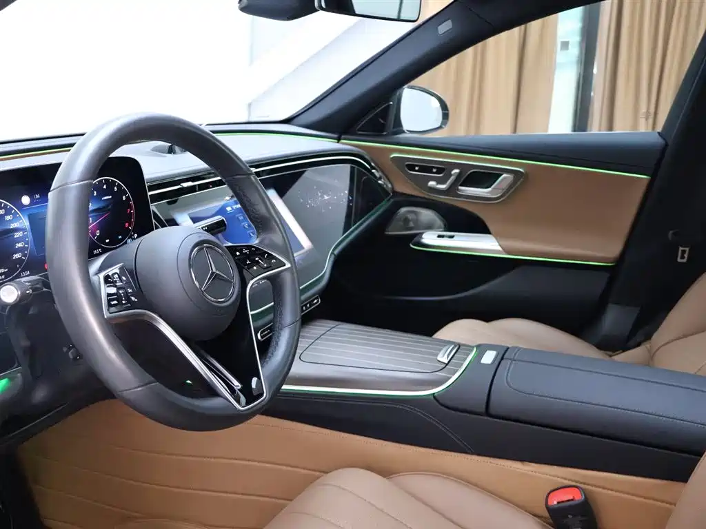 Mercedes-Benz E-Class 2024 Model E 300 L Luxury фото 11
