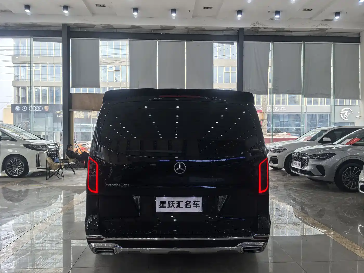 Mercedes-Benz Vito 2021 2.0T Business Edition 7-seater фото 5