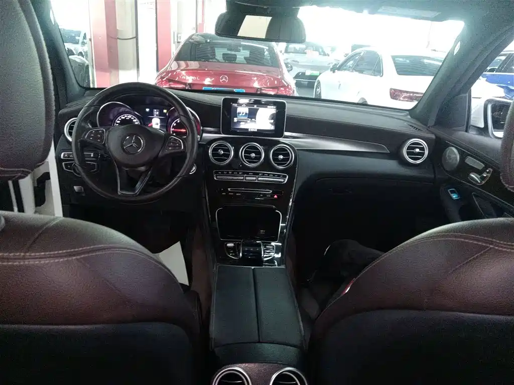 Mercedes-Benz GLC 2019 GLC 260 L 4MATIC Luxury фото 10