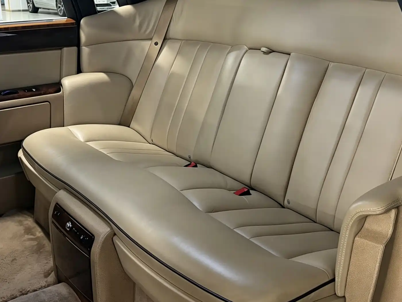 Rolls-Royce Phantom 2016 6.7L Metropolitan Collector's Edition фото 7