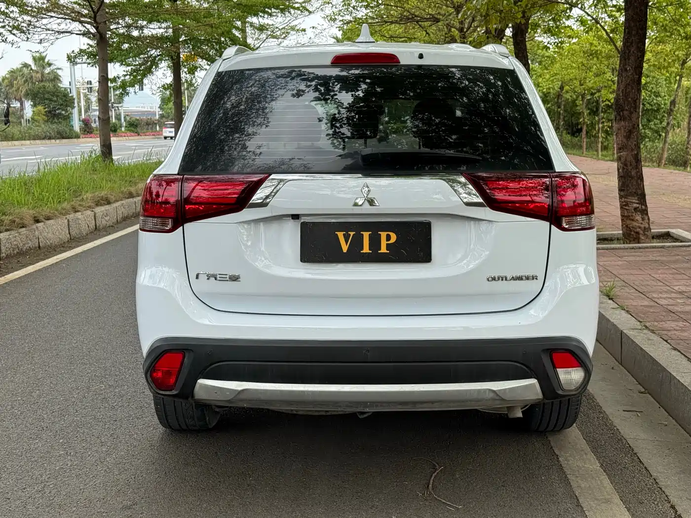 Mitsubishi Outlander 2018 2.0L 2WD Glory Edition 5-seater фото 3