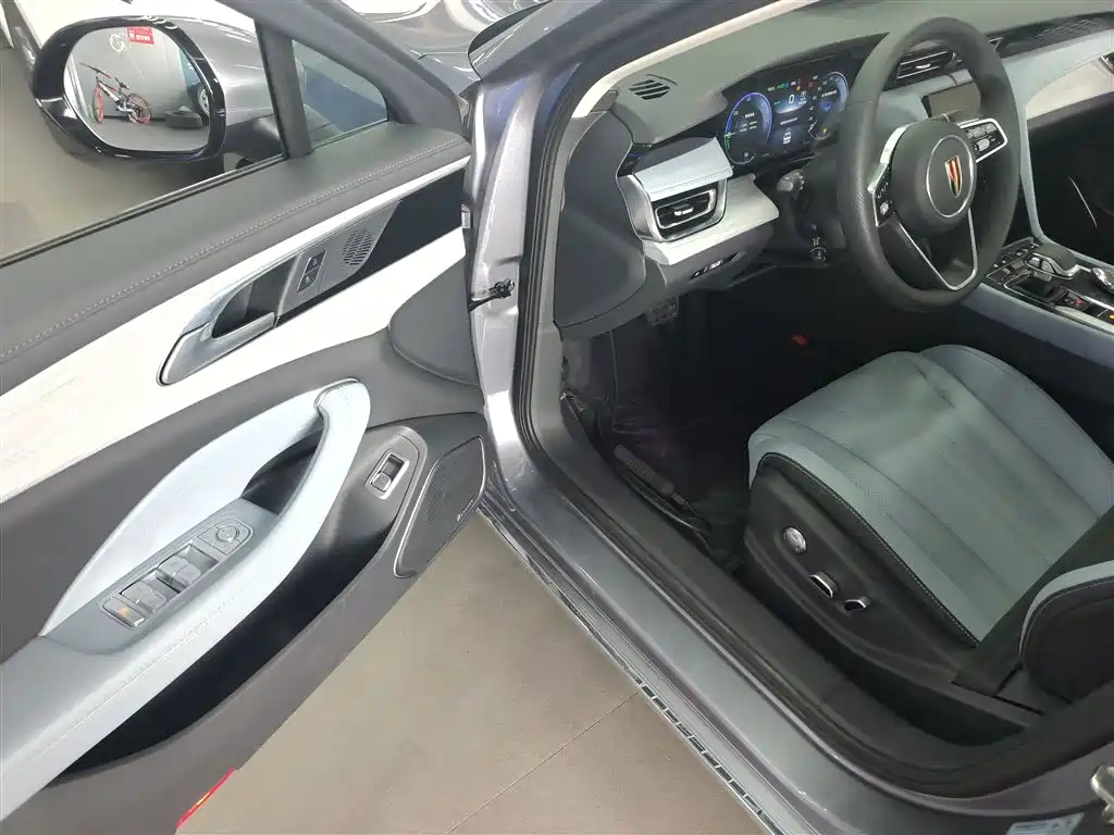 Hongqi H5 PHEV 2025 170 Super Hybrid Edition фото 16