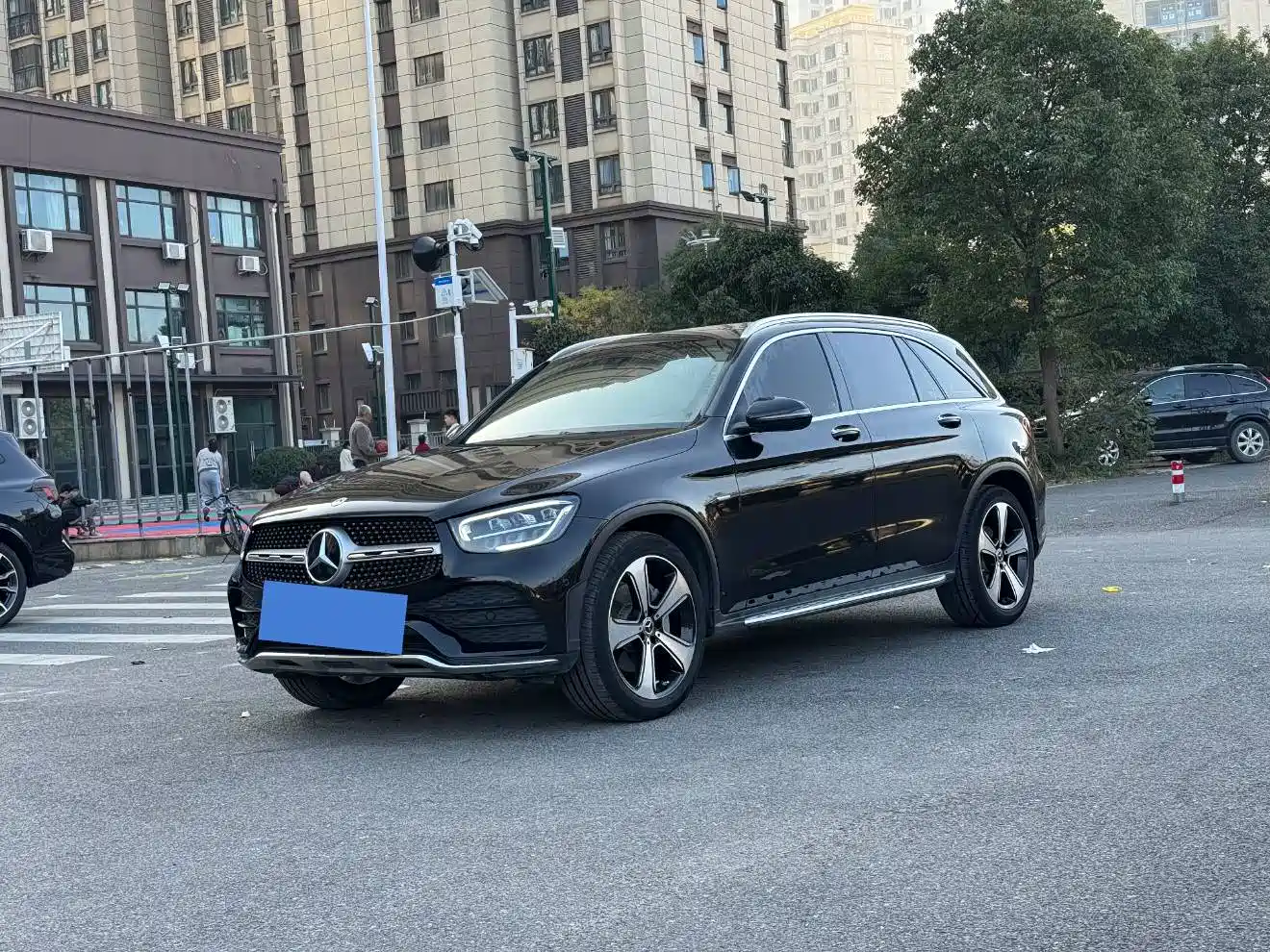 MERCEDES-BENZ GLC