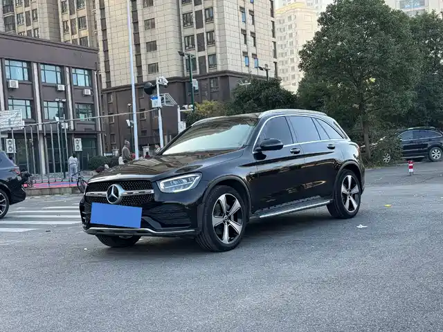 MERCEDES-BENZ GLC