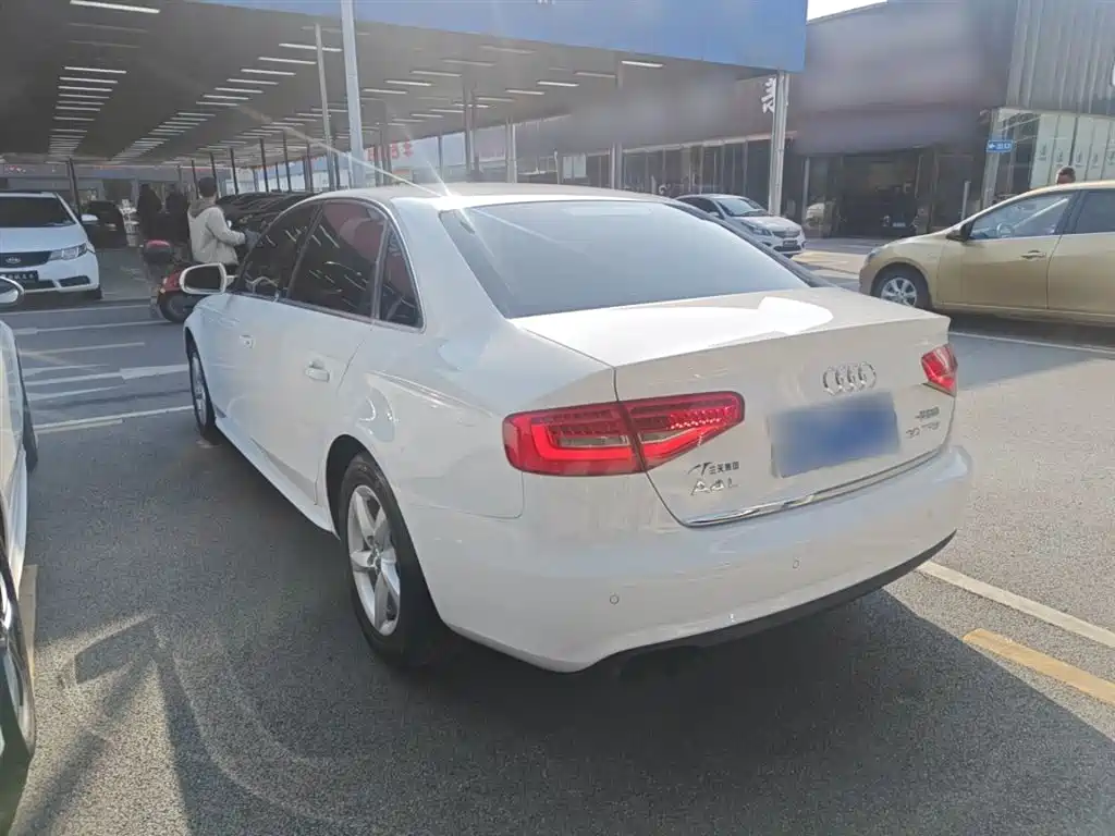 Audi A4L 2016 30 TFSI Automatic Comfort фото 5
