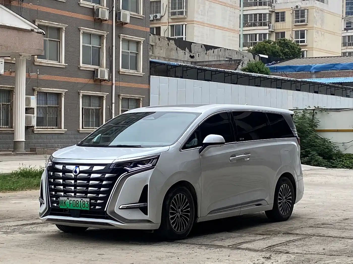 Denza D9 2022 DM-i 970 AWD Flagship