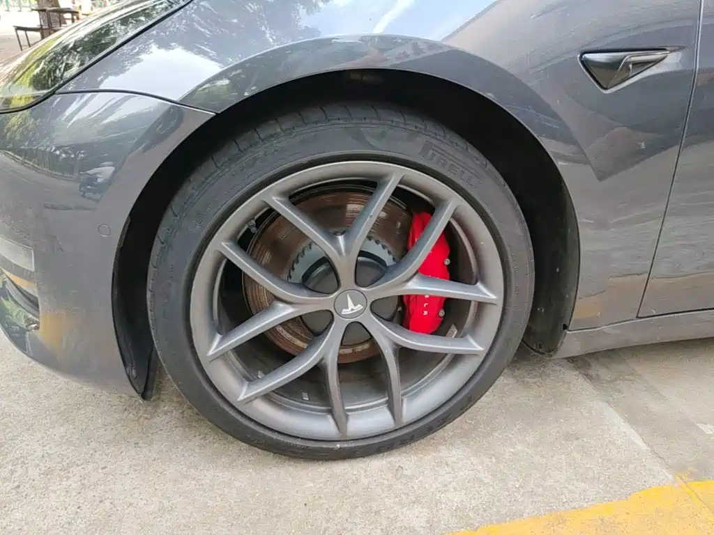 Фото 23 - Tesla Model 3