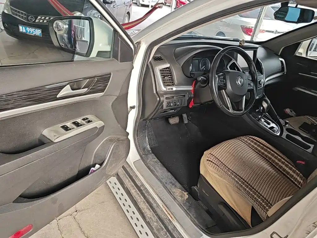 Dongfeng Aeolus Dongfeng Fengshen AX7 2016 2016 2.0L Automatic Smart Comfort