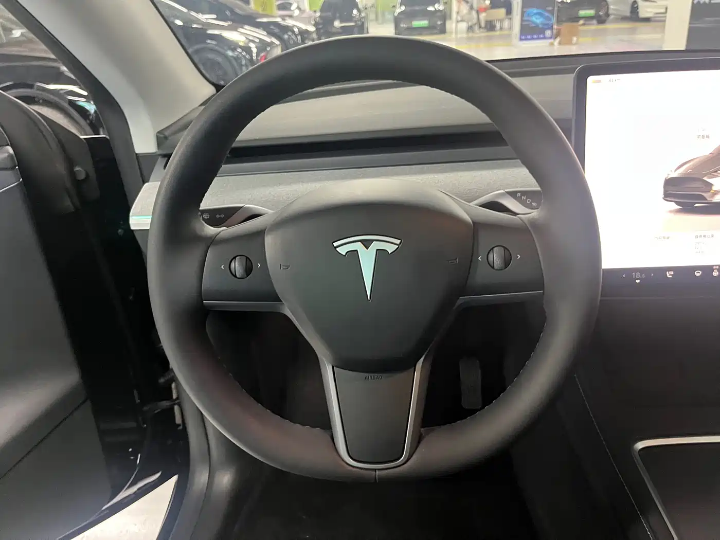 TESLA MODEL Y