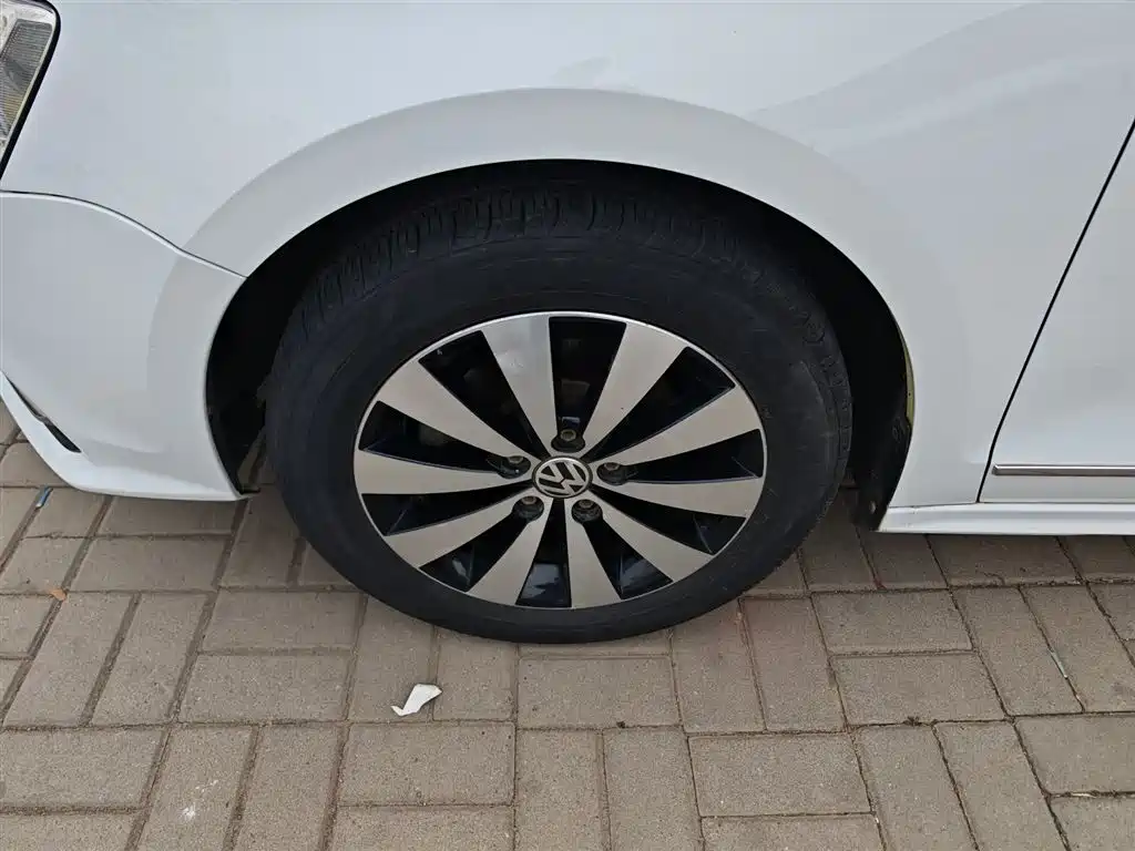 Volkswagen Sagitar 2017 1.6L Automatic Comfort фото 23
