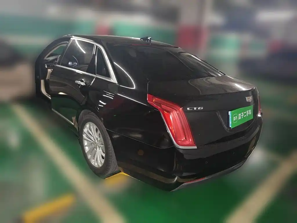 Фото 10 - Cadillac CT6