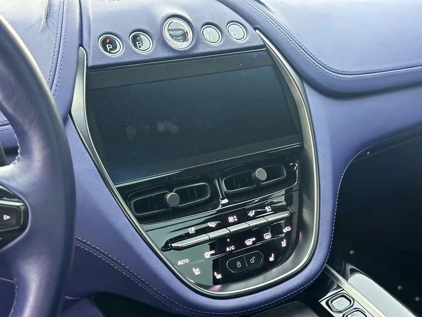 Aston Martin DBX 2022 2020 4.0T V8