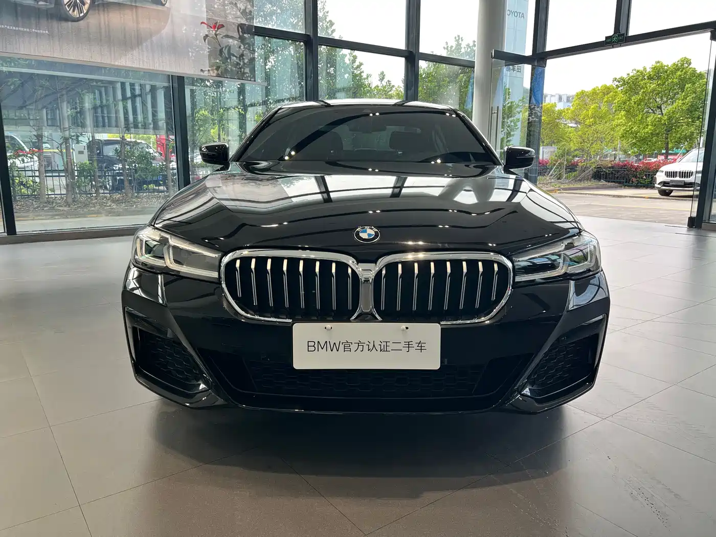 BMW 5 Series 2021 525Li M Sport Package фото 2
