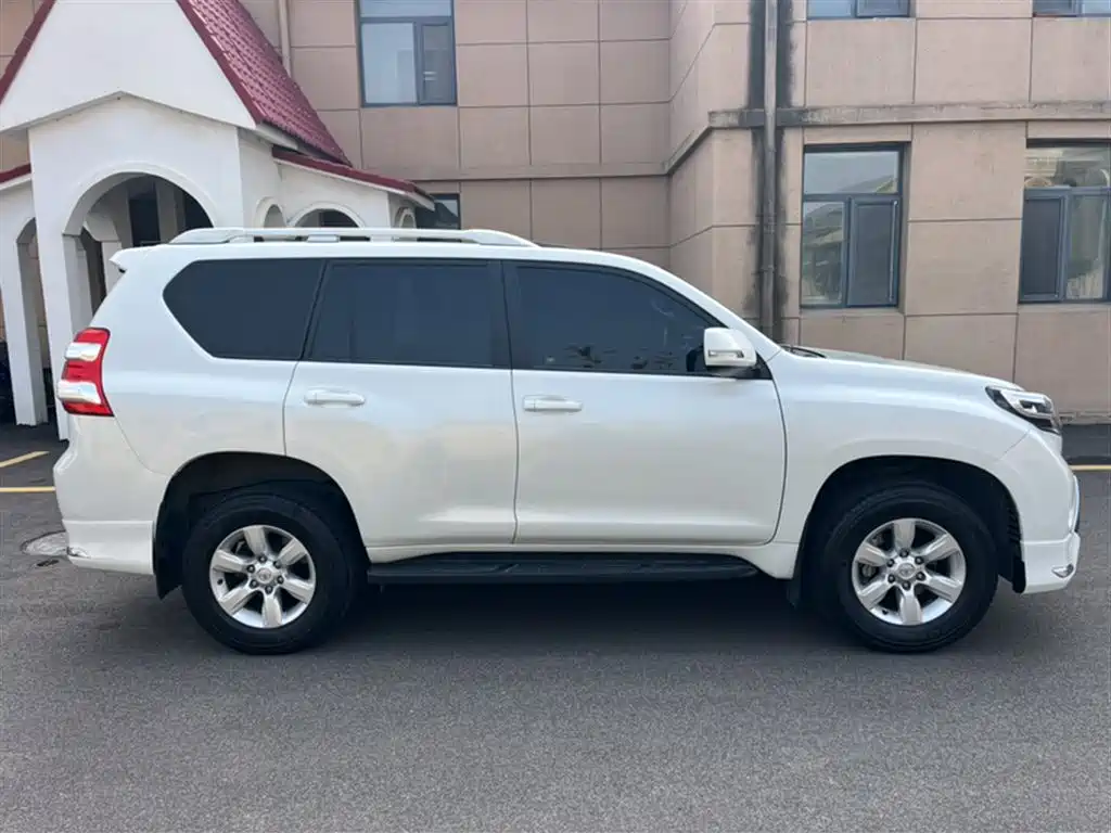 Toyota Prado 2015 2.7L Automatic Standard фото 11