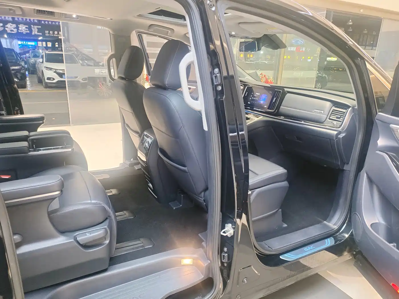 GAC Trumpchi Trumpchi M8 2021 Leading Show Series 390T Prestige Edition фото 14
