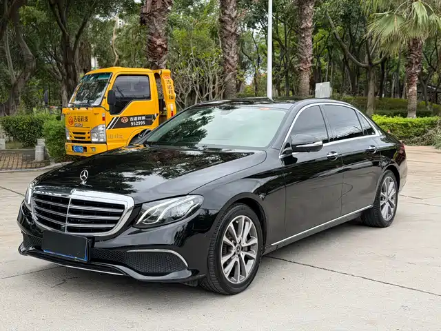 MERCEDES-BENZ E CLASS