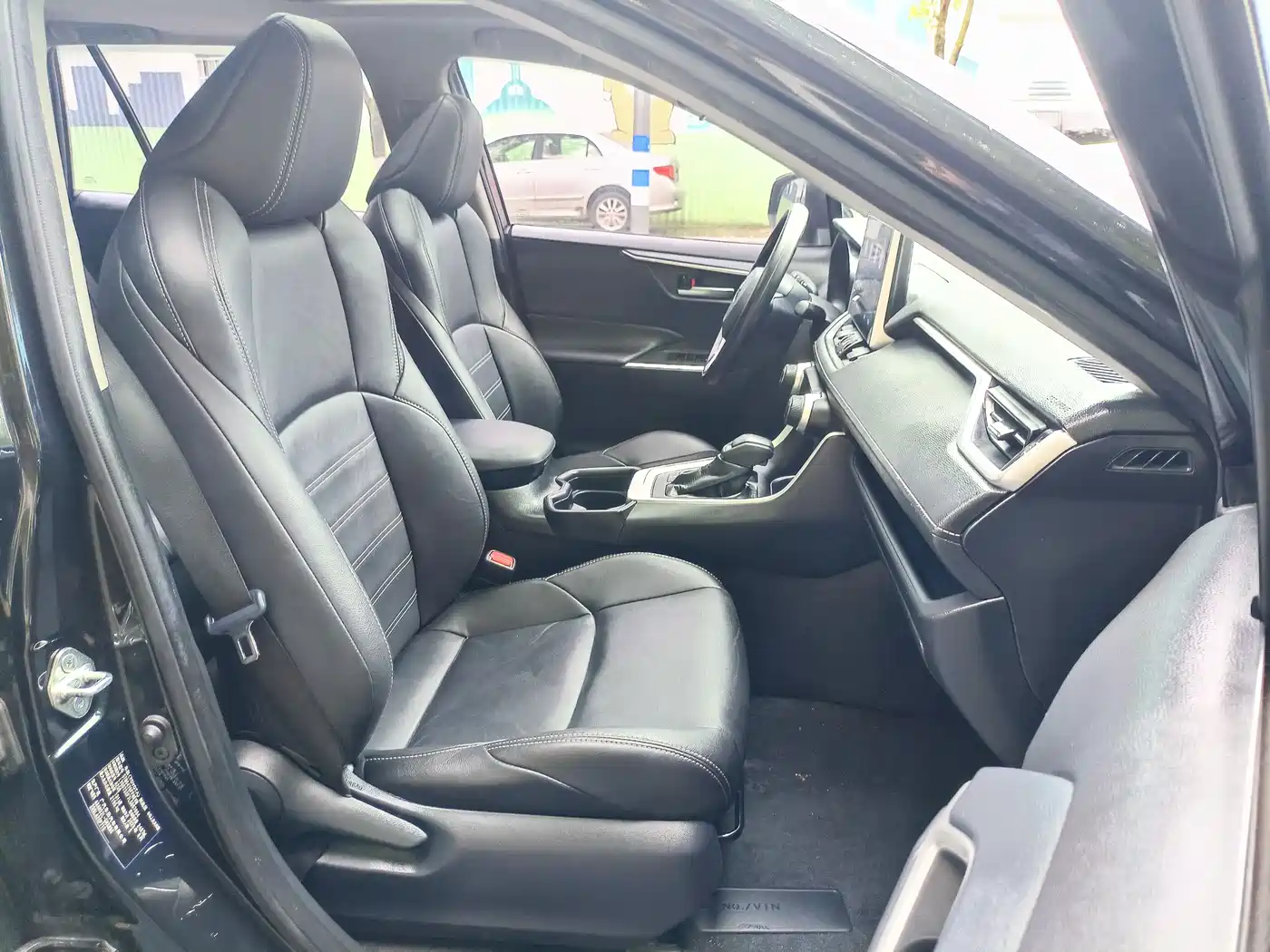 Toyota Wildlander 2020 Dual Engine 2.5L E-CVT FWD Luxury фото 33