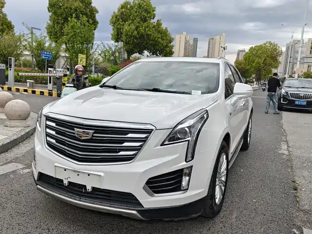 CADILLAC XT5
