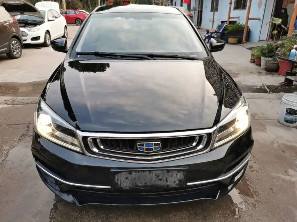 Фото 3 - Geely Emgrand