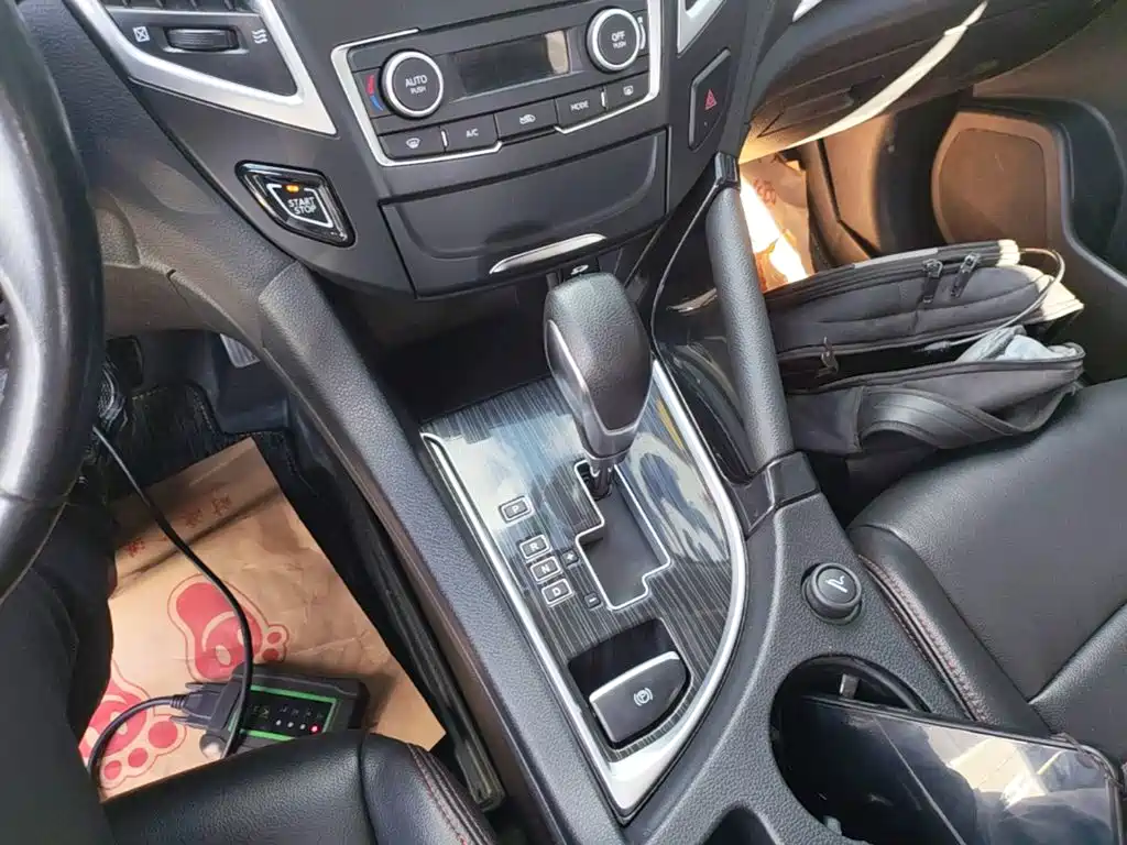Dongfeng Aeolus Dongfeng Fengshen AX7 2017 2016 2.0L Automatic Smart Comfort