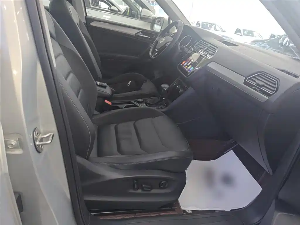 Volkswagen Tiguan L 2019 380TSI Automatic 4WD Intelligent Luxury 7-seater China VI фото 25