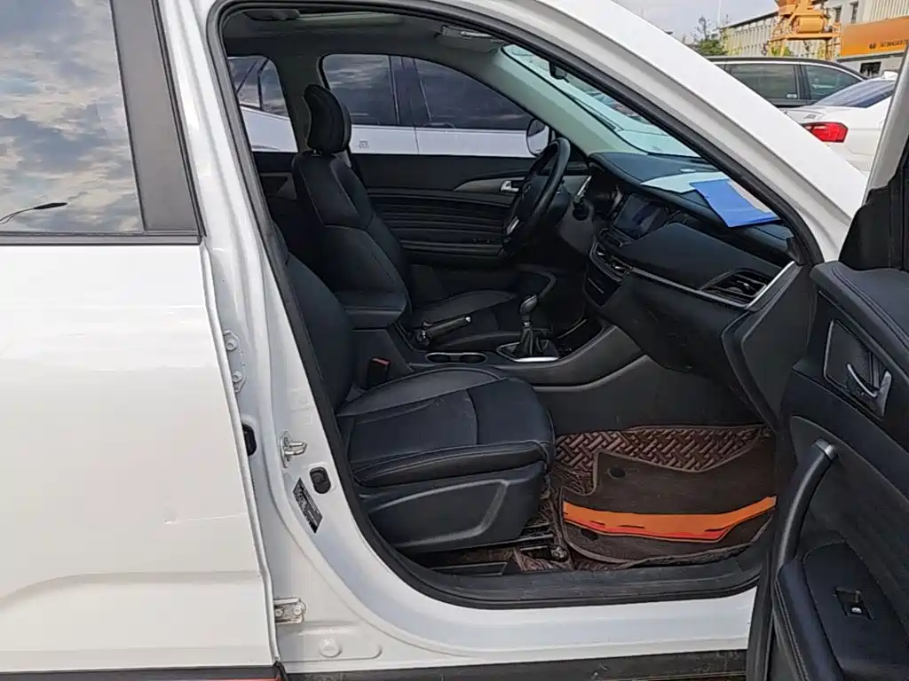 Changan CS35 PLUS 2023 2022 1.6L Manual Luxury Edition