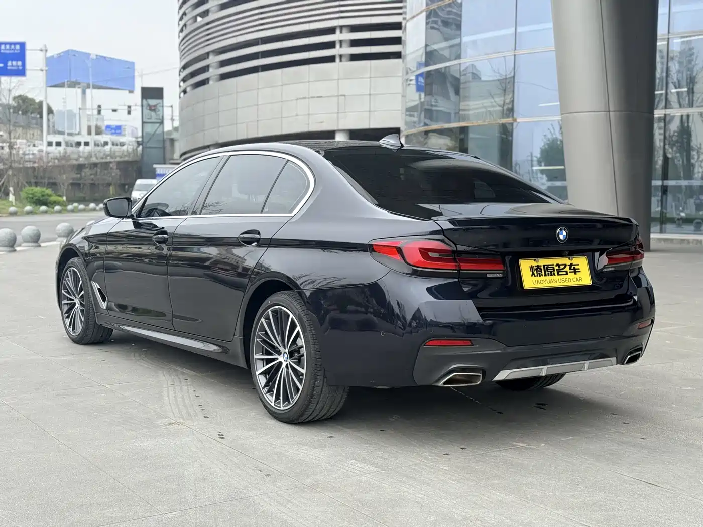 BMW 5 Series 2023 530Li Leading M Sport Package фото 5