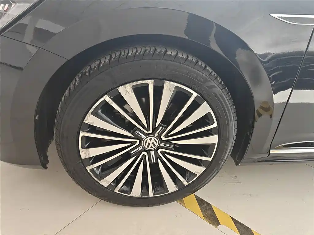 Volkswagen Passat 2019 330TSI Luxury Edition China VI фото 23