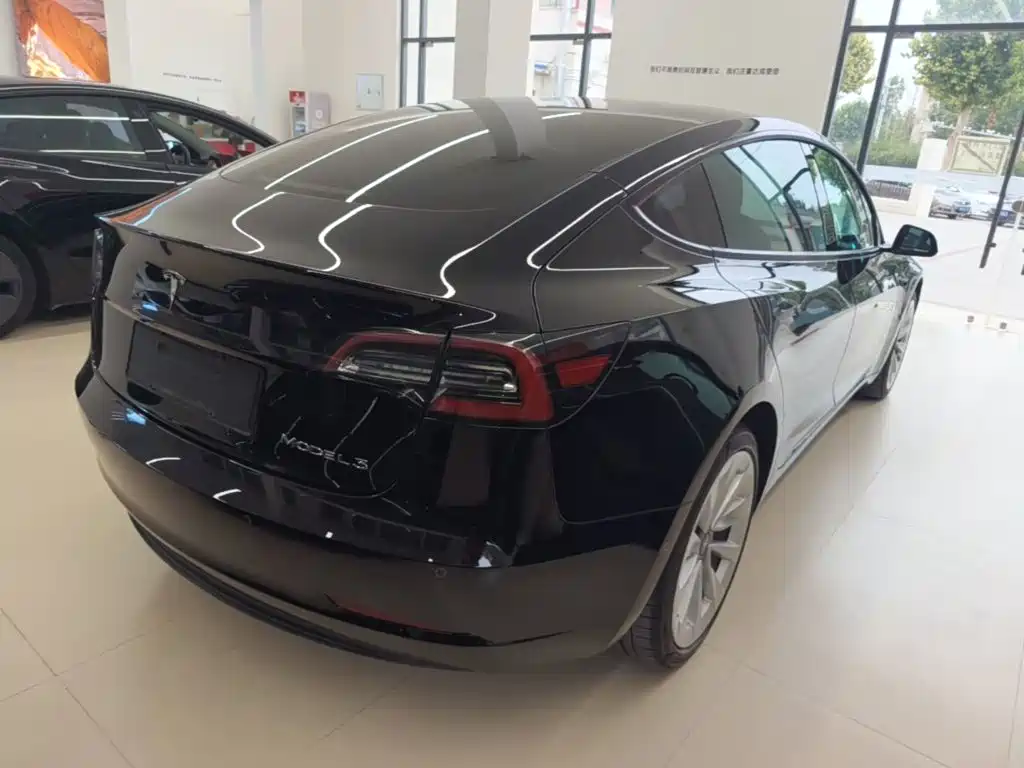 Фото 7 - Tesla Model 3