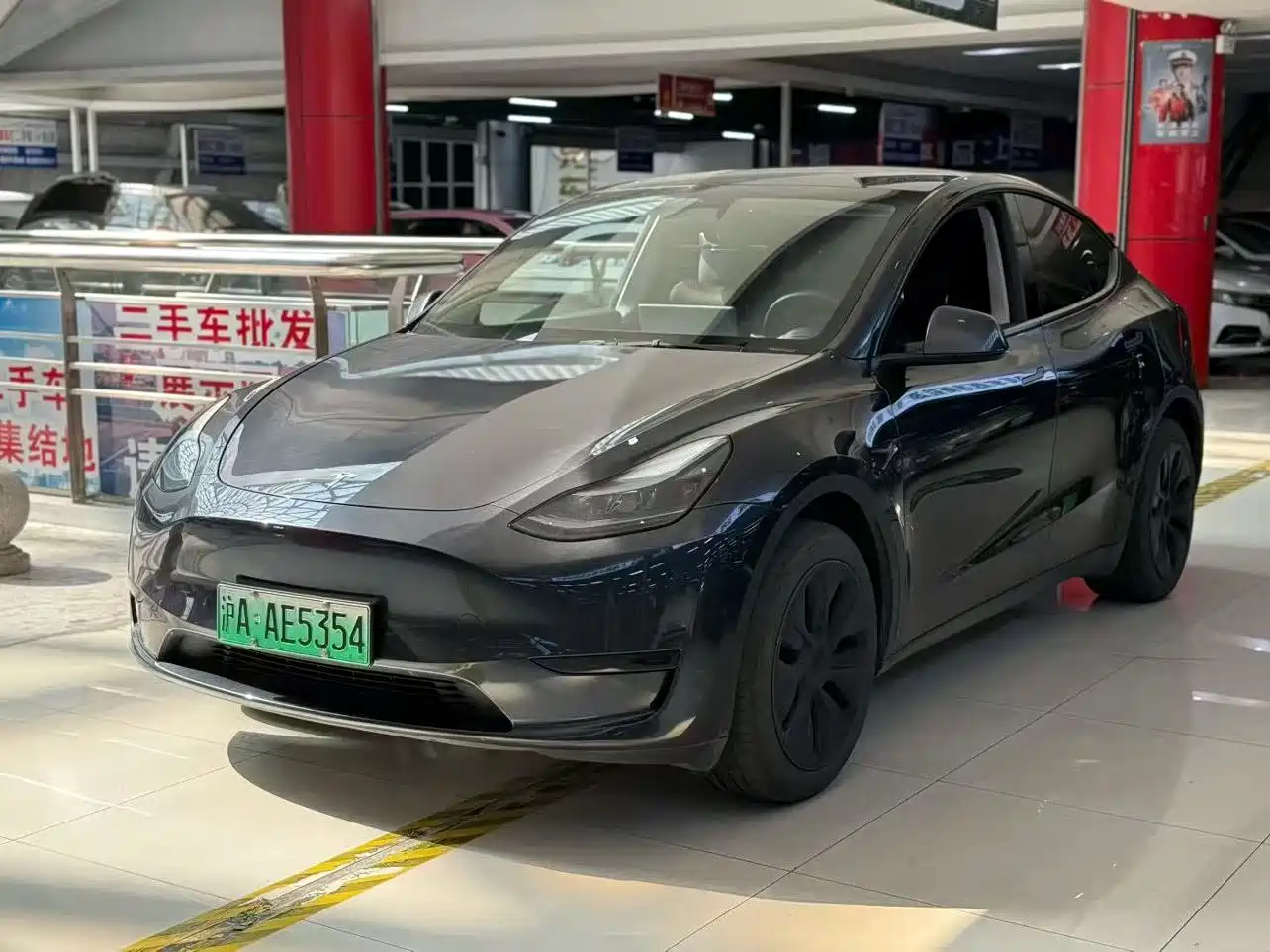 TESLA MODEL Y